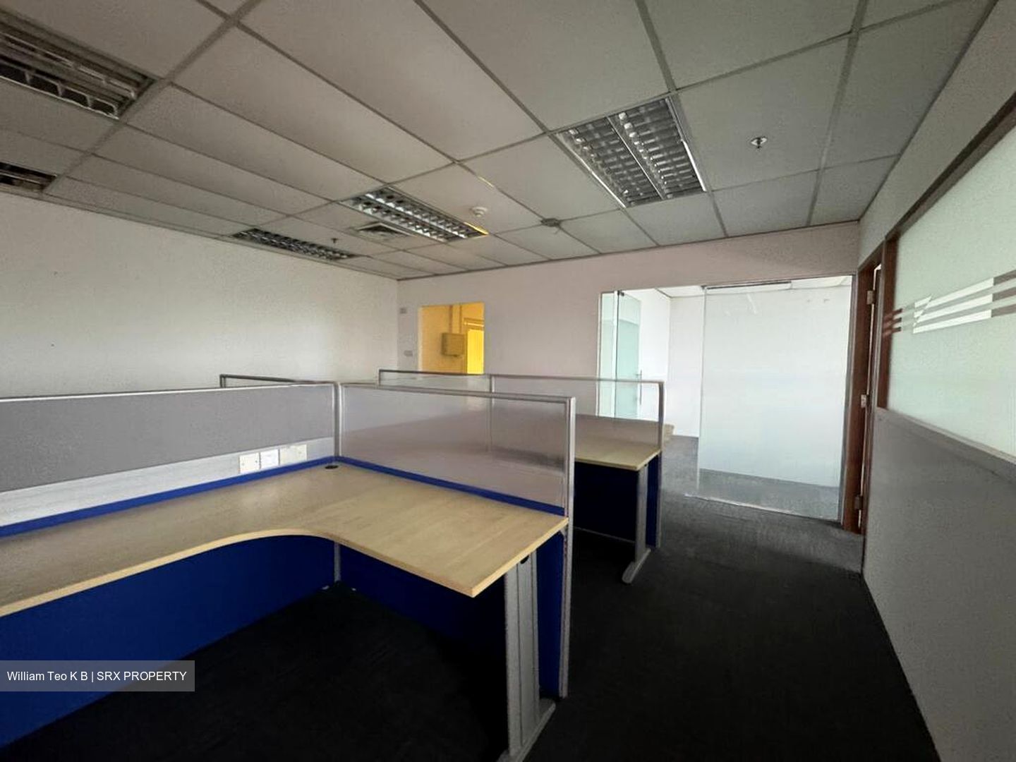 Peninsula Shopping Complex (D6), Office #451222751